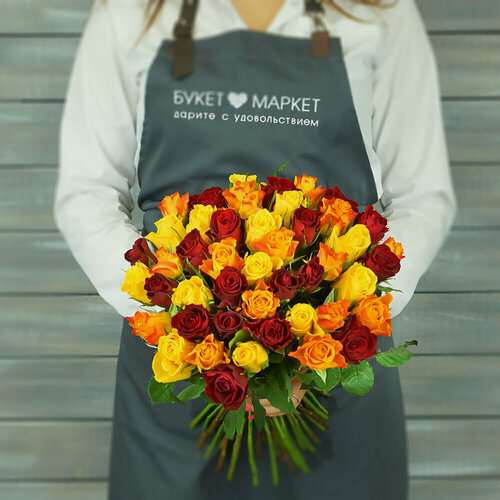 Изображение товара Букет из красной желтой оранжевой розы 40см