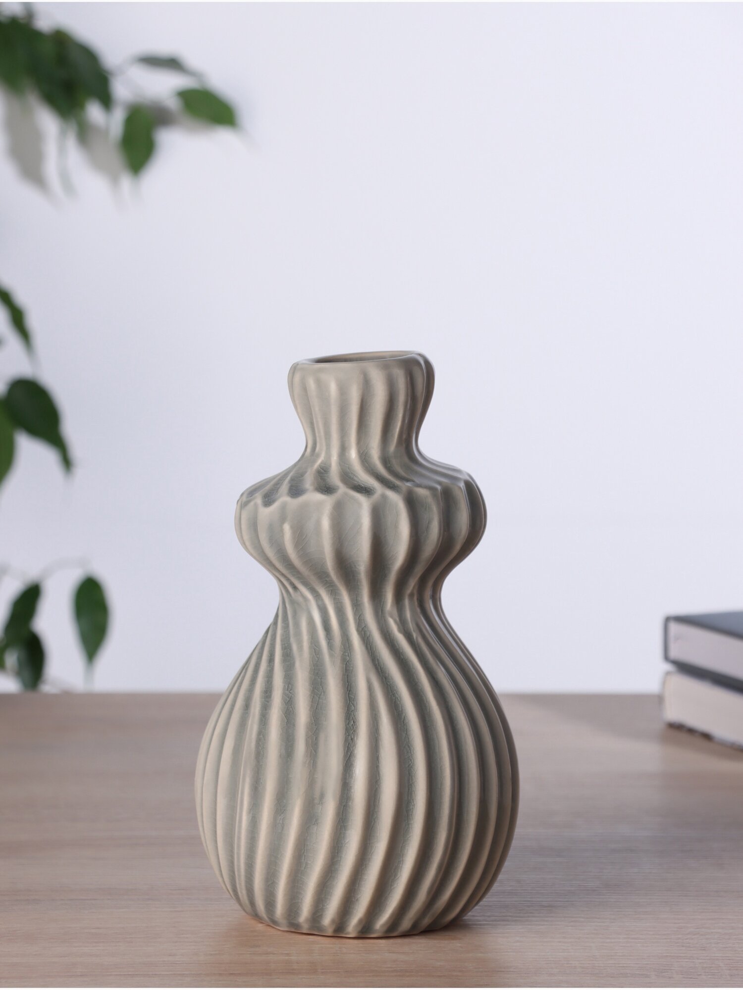 Ваза «Дилис» d=4.5 см 19×10 см керамика серая