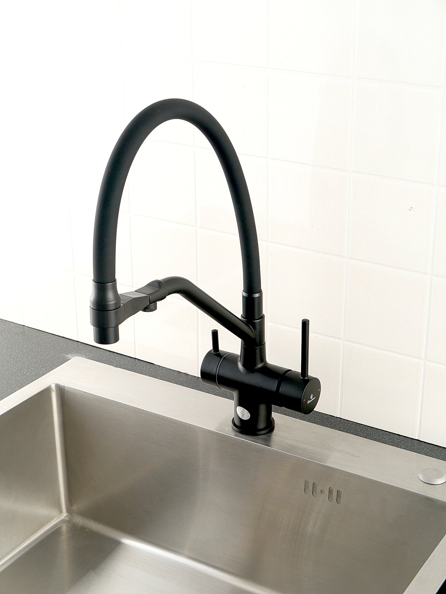 Смеситель Diadonna, для кухни, с выходом для питьевой воды, поворотный излив, аэратор — фото 1