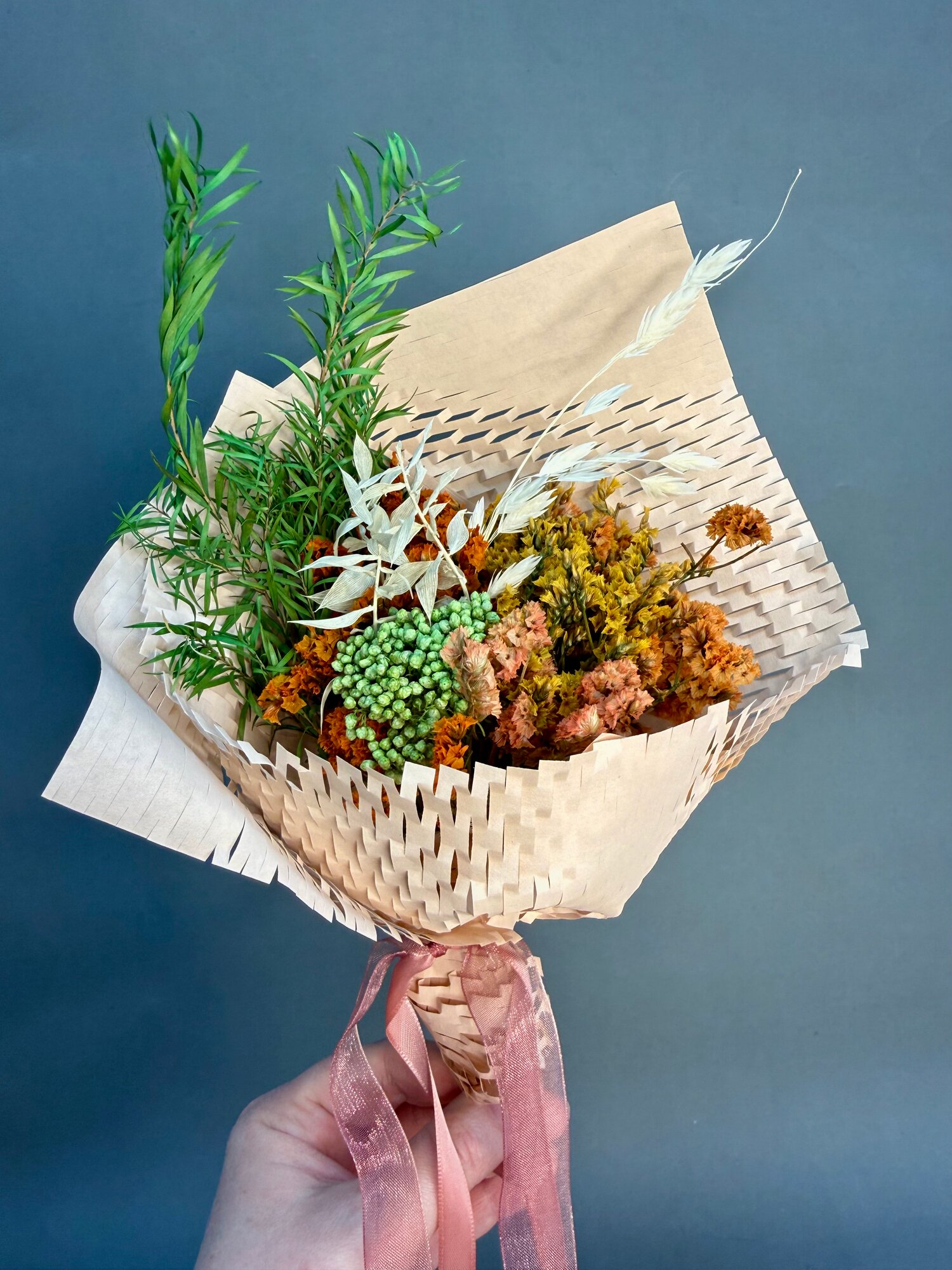 Мини букет из сухоцветов и стабилизированных цветов в подарок учителю маме бабушке 