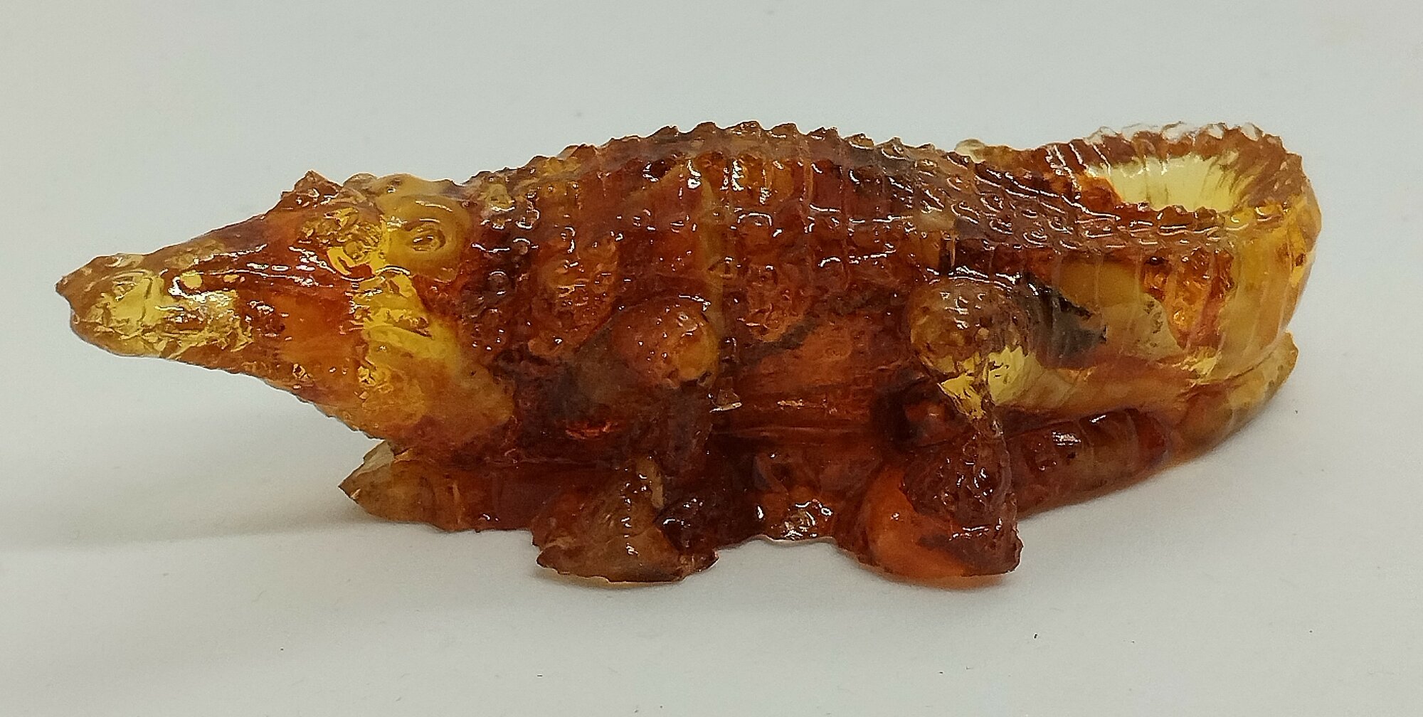 Янтарная фигурка Крокодил, 33 г — фото 1