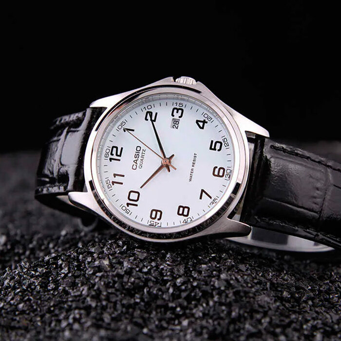 Наручные часы CASIO Collection, серебряный — фото 1