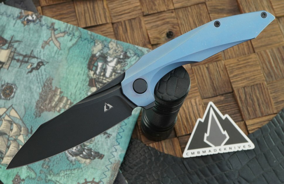 Складной нож CMB Made Knives Dagon, сталь Bohler M390, BC, рукоять синий титан