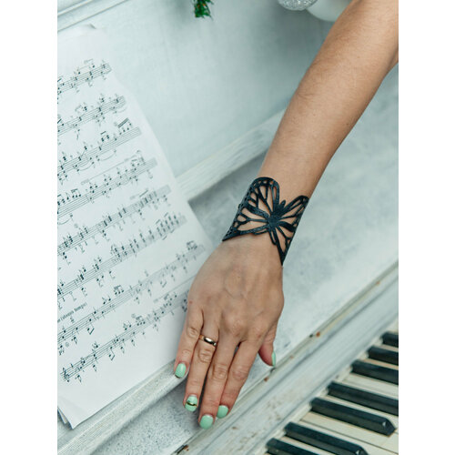 Браслет КОЖАНЫЙ ЦВЕТОК, 1 шт., размер 14 см, размер S, черный