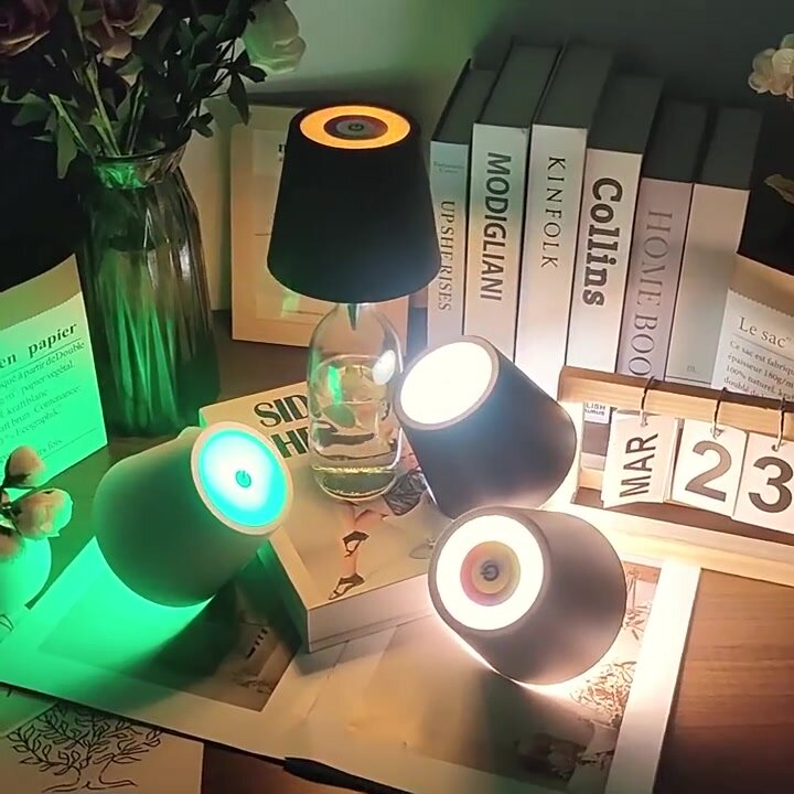 Светильник лампа для бутылки с подсветкой RGB в подарок универсальная VOA, настольная — фото 1