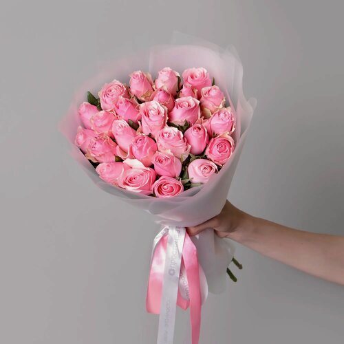 Изображение товара Букет из розовых роз 25 шт Высота 50 см в коробке и аквабоксе от "Простоцветы"
