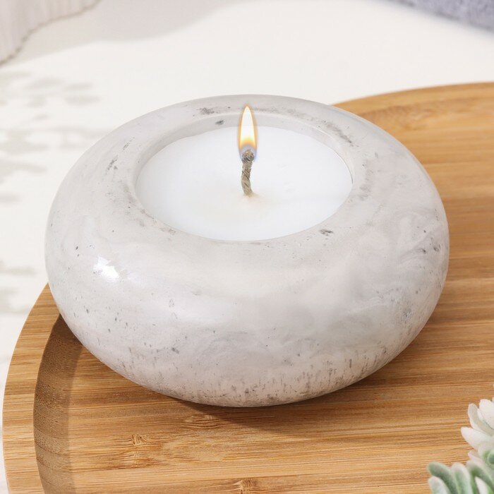 фото Свеча "Полноторие. Мрамор" в подсвечнике из гипса большой, 11х5 см, мрамор с чёрными полоска