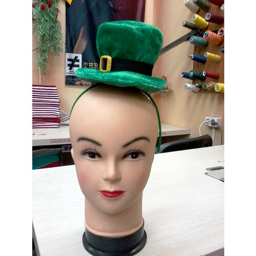 Зеленая шляпка лепрекона на ободке маска щенок на ободке