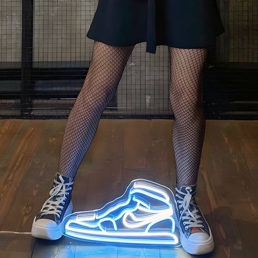 Светильник декоративный, вывеска неоновая Кроссовок Nike, 40х23 см. - фотография № 3