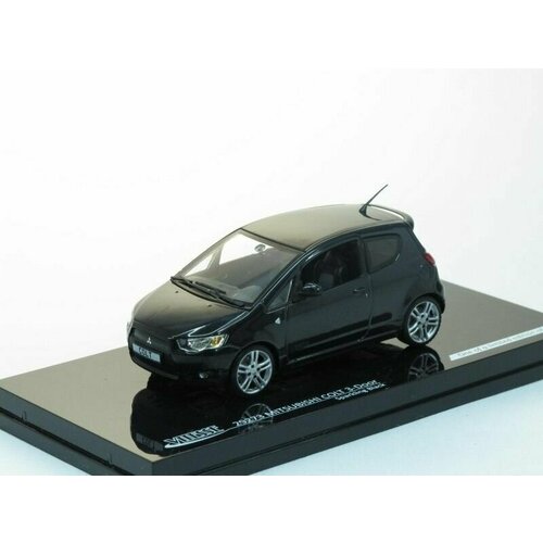 Масштабная модель Mitsubishi Colt (Z30), 3-door, black, limited edition 533 pcs