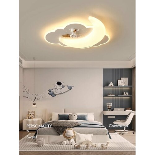 Детская люстра Космонавт на луне