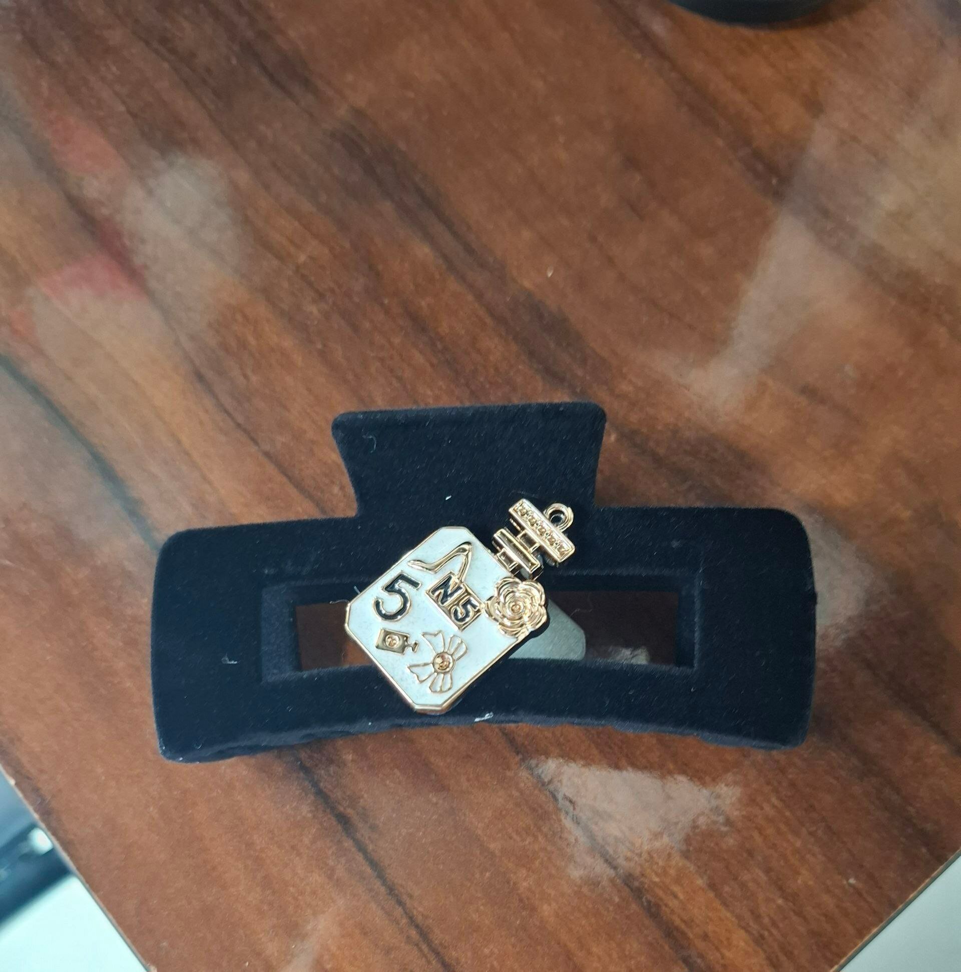 Женская заколка для волос, обтянутая мягкой бархатной тканью (чёрная)