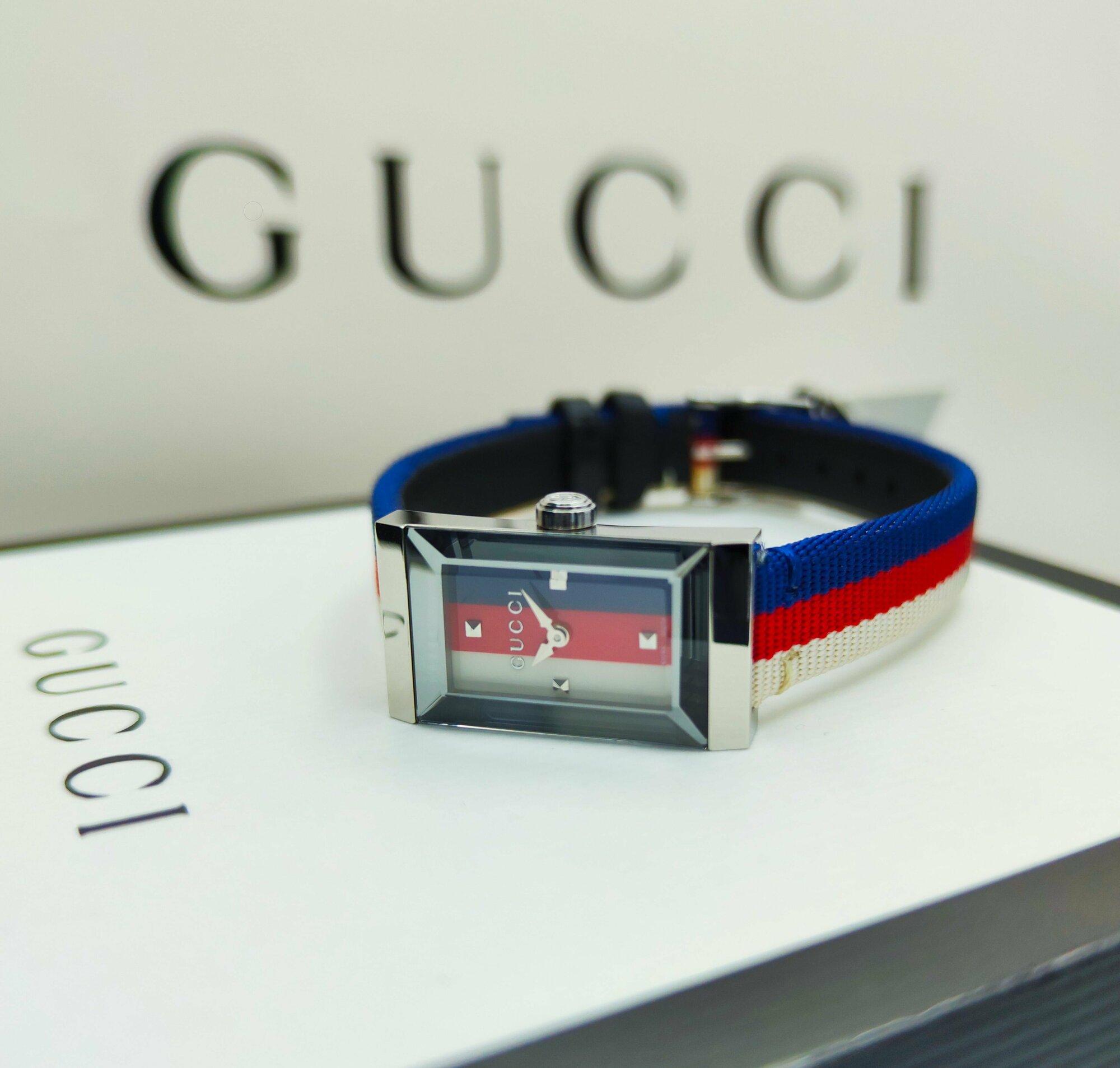 Наручные часы GUCCI Gucci YA147508