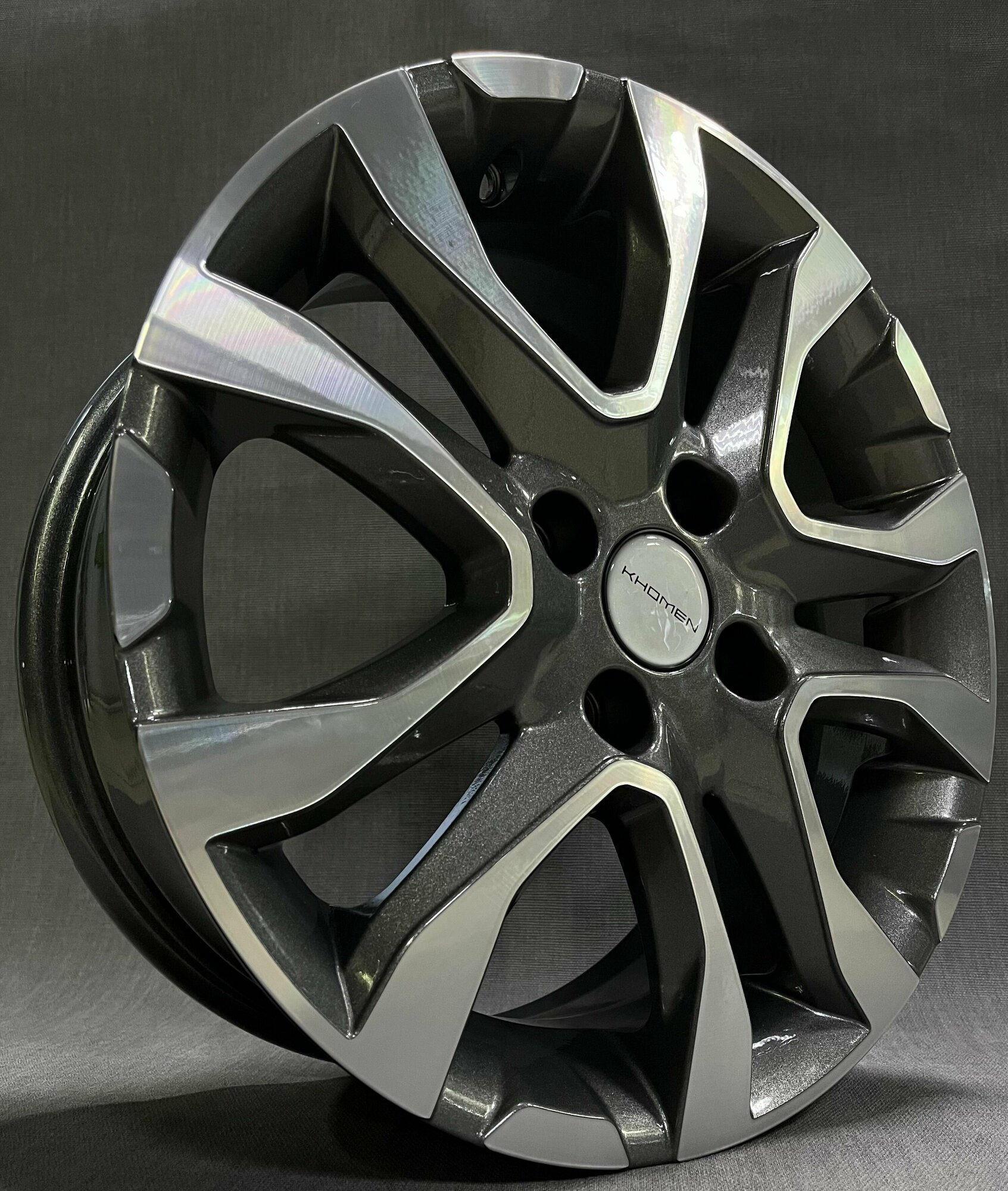 Колесный диск Khomen Wheels 6x15 PCD4x98 ET36 D58,5 серый с алмазной проточкой