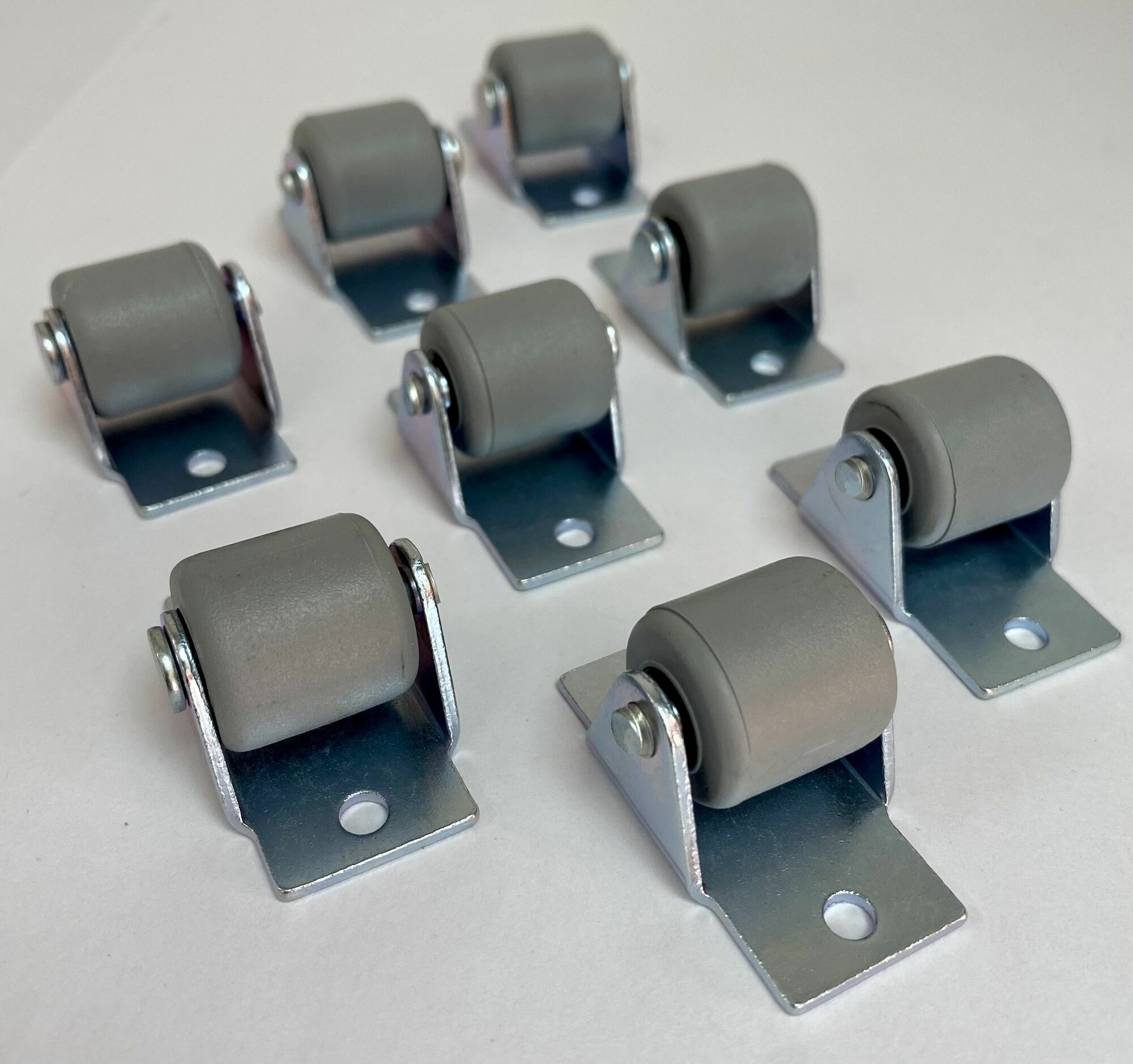 Фурнитура Для Мебели Ролик мебельный выкатной d18мм с обрезиненным колесом, 8шт