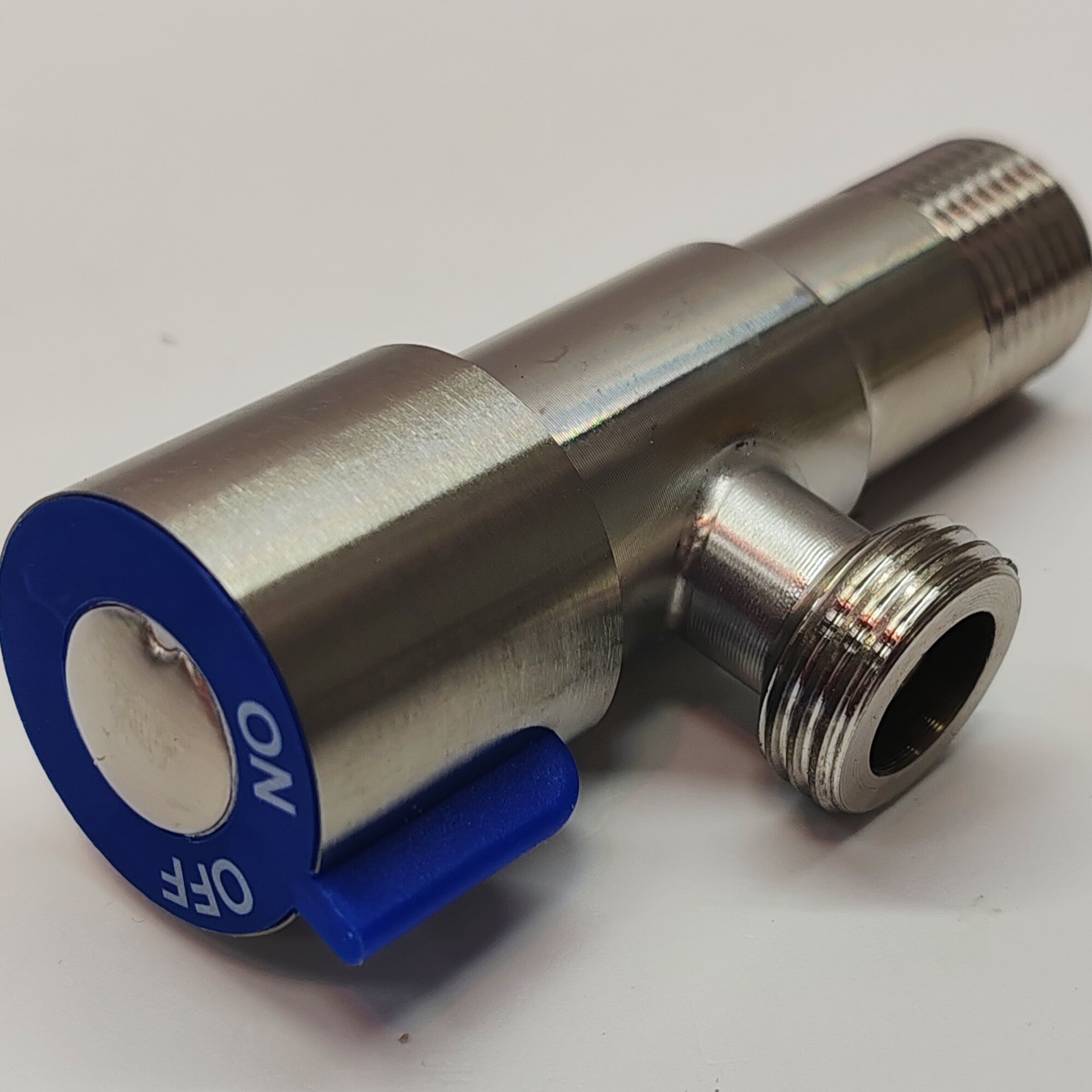 Кран вентильный угловой из нержавеющей стали для подключения сантехнических приборов (Нар/Нар) - 1/2" х 1/2" (синий). Fashun A54897C