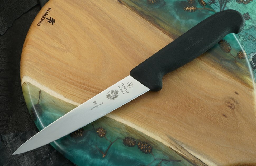 Кухонный нож для филе Victorinox 5.3703.16
