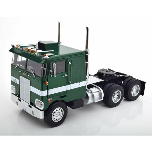 Peterbilt 352 pacemaker 1977-1979 green metallic white