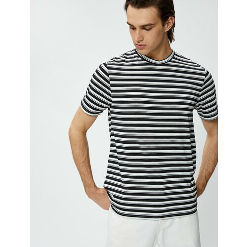 фото Футболка koton, размер m, черный