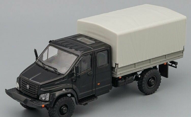 Масштабная модель автомобиля коллекционная ГАЗон C42A33 бортовой (с тентом), черный / серый