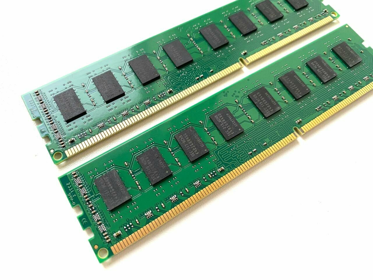 Модуль памяти Samsung DD3 4gb 2Rx8 1333Мгц PC3-10600U 1.5v DIMM 2шт