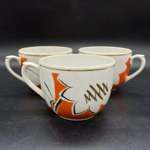 Набор из 3-х чайных чашек в подборе, фарфор, роспись, золочение