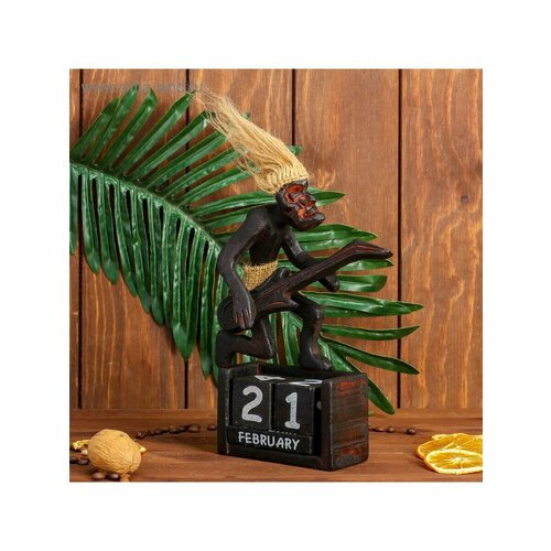 Сувенир дерево календарь Абориген с гитарой 23х16х7 см