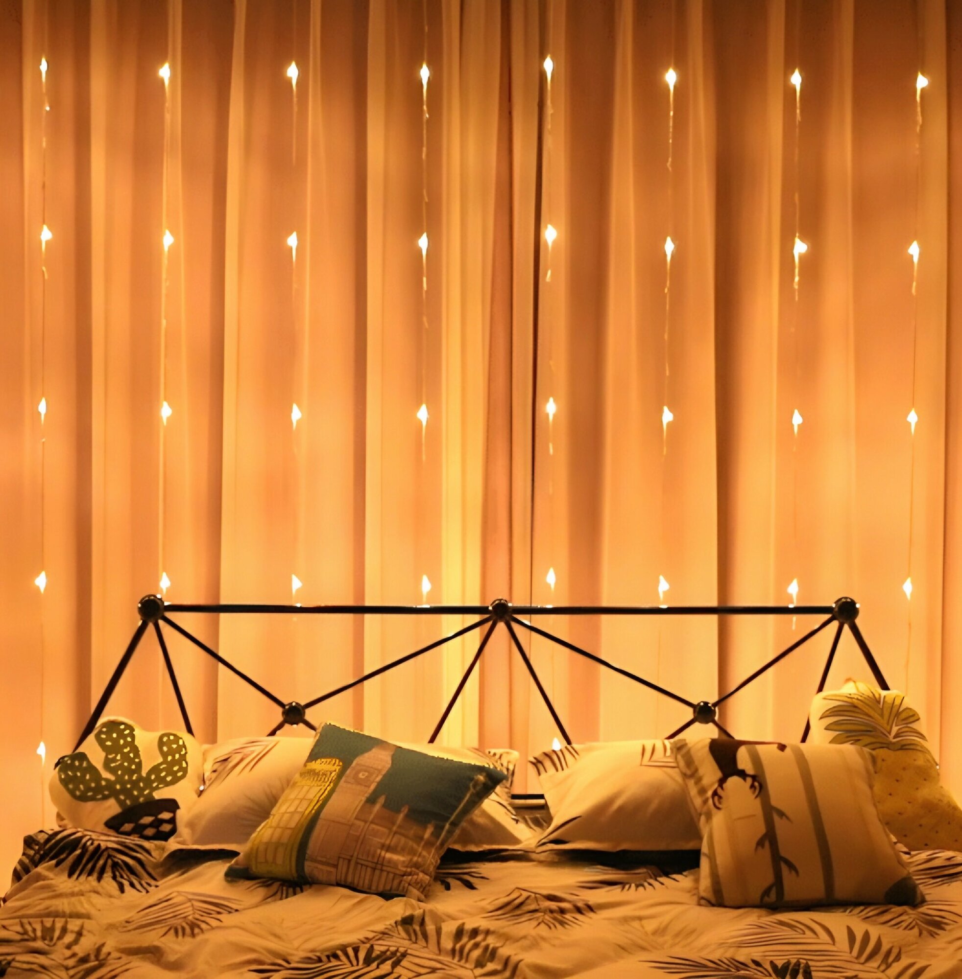 фото Гирлянда занавес на окно 1,5х1,5, цвет теплый белый