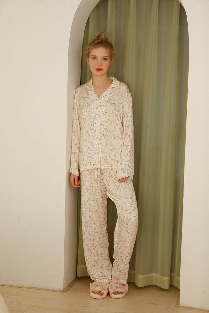 Домашний костюм-пижама шелковая женская с брюками и рубашкой - фотография № 9