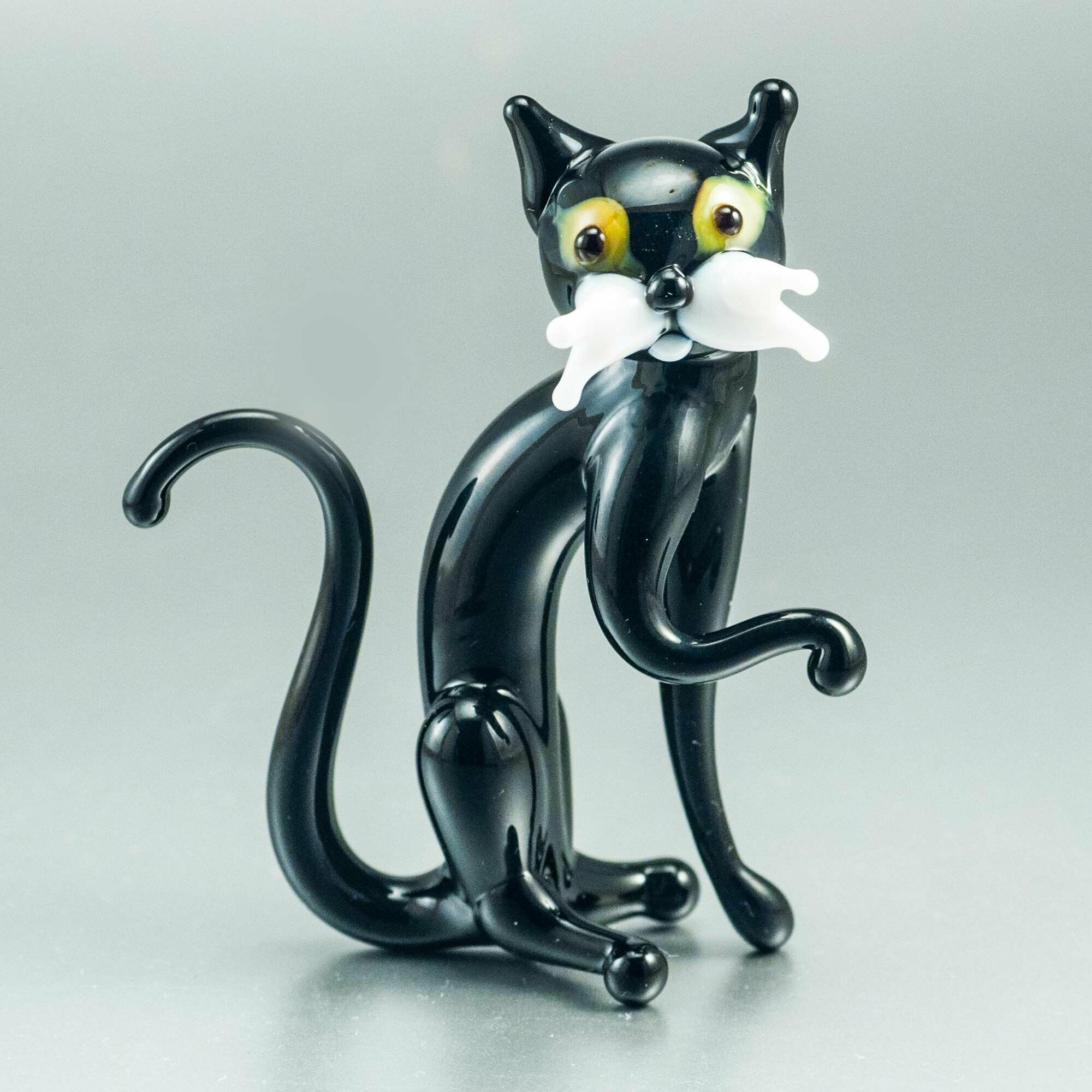 фото Стеклянная фигурка Кот черный сидит