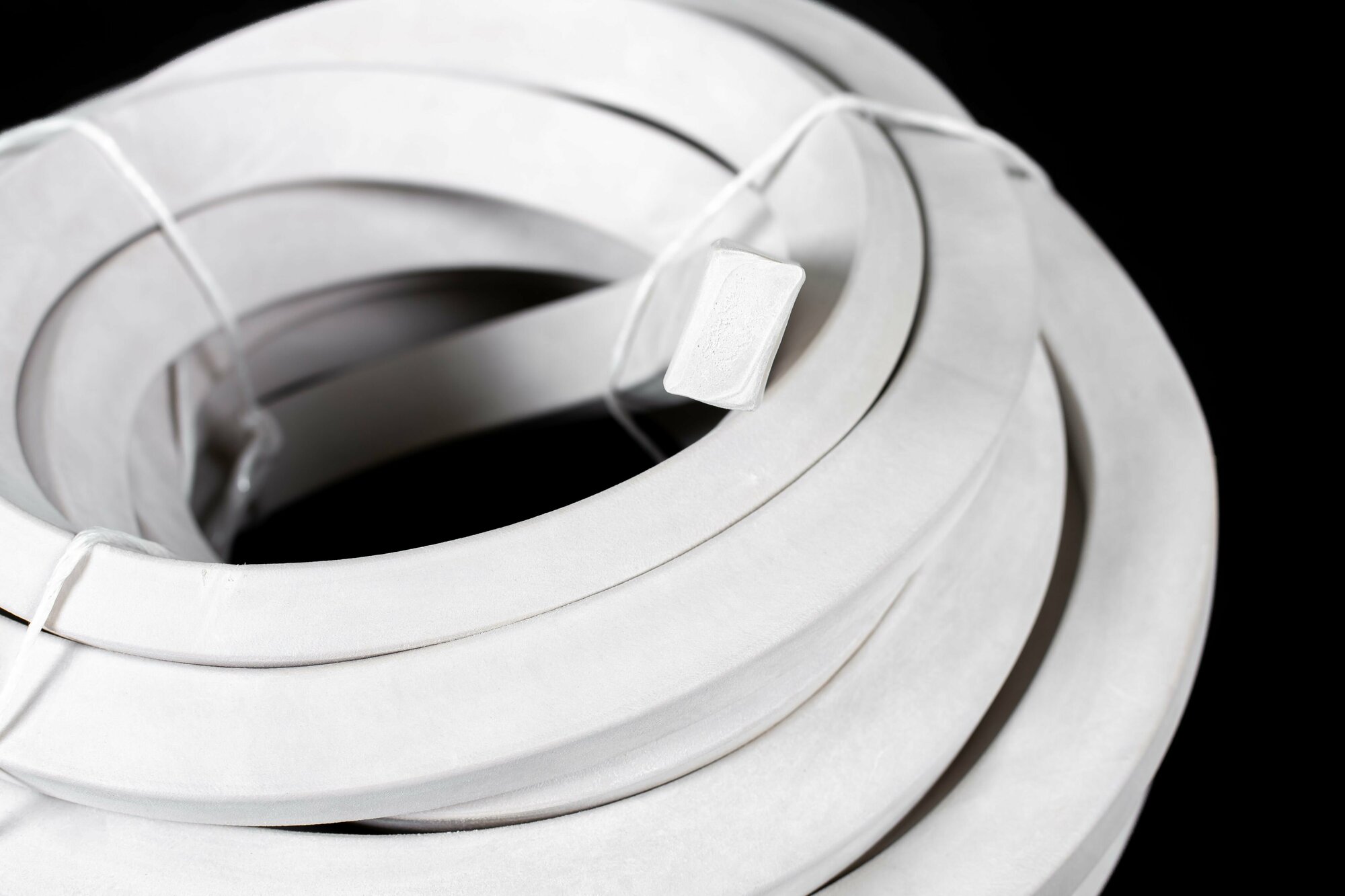 Шнур уплотнительный силиконовый монолитный теплостойкий белый 8х12 мм 1 метр