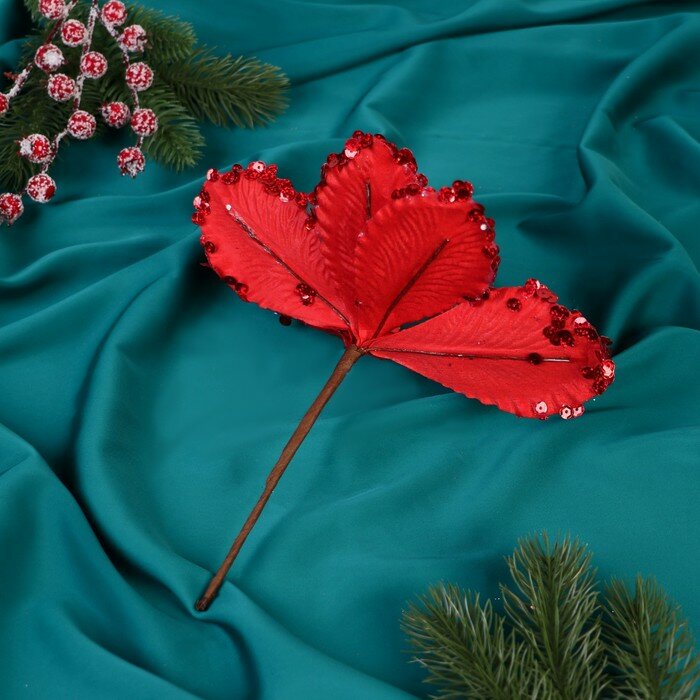 Новогодний декор Зимнее волшебство "Зимний цветок", капельки, края, 18х20 см, красный
