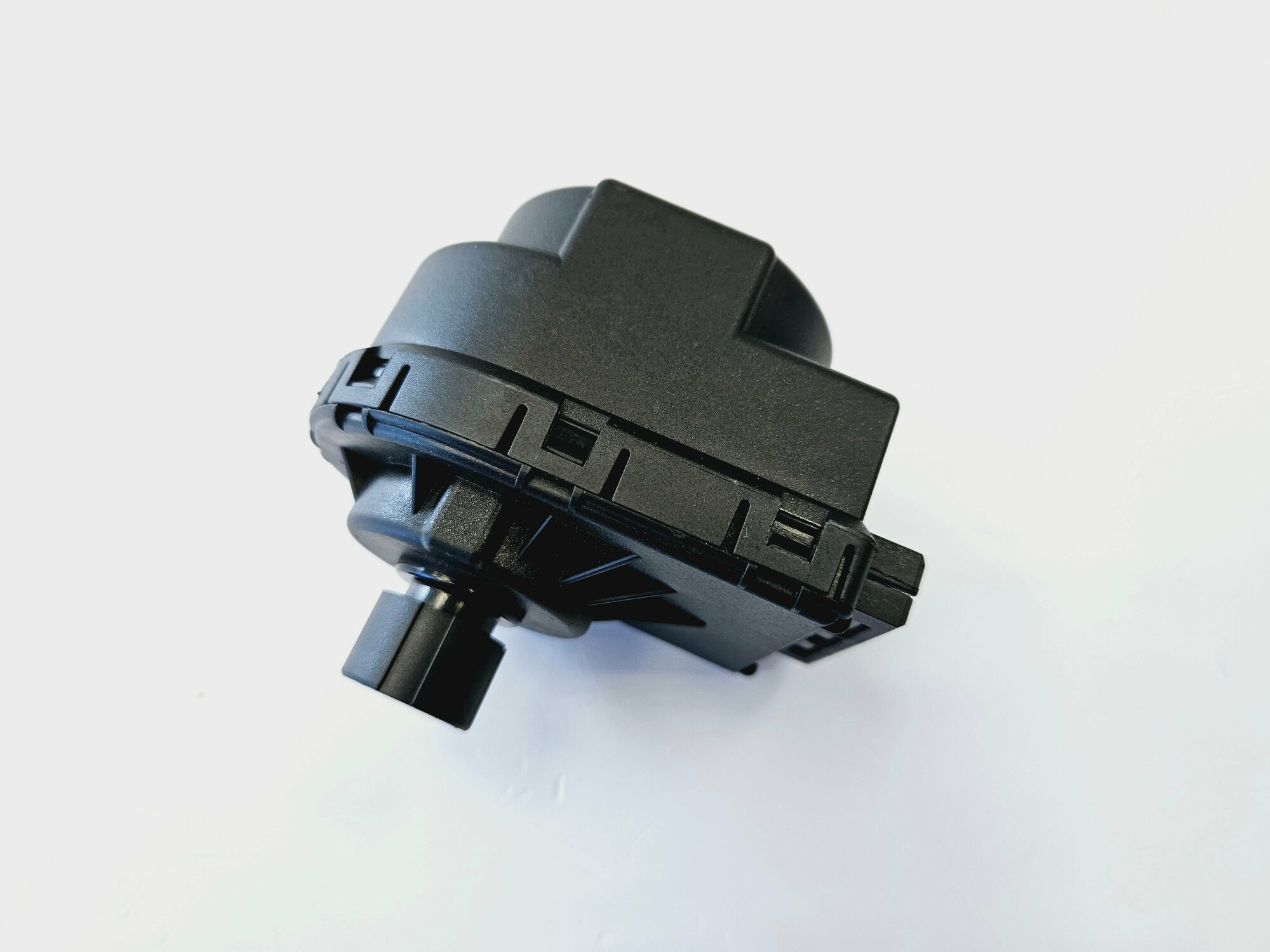 Мотор 3-ходового клапана (220V широкий) CHAFFOTEAUX Alixia/Mira/Niagara. (арт. 61302483)