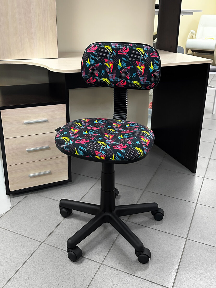 Кресло детское Бюрократ CH-201NX, обивка: ткань, цвет: мультиколор, рисунок геометрия - фото №9