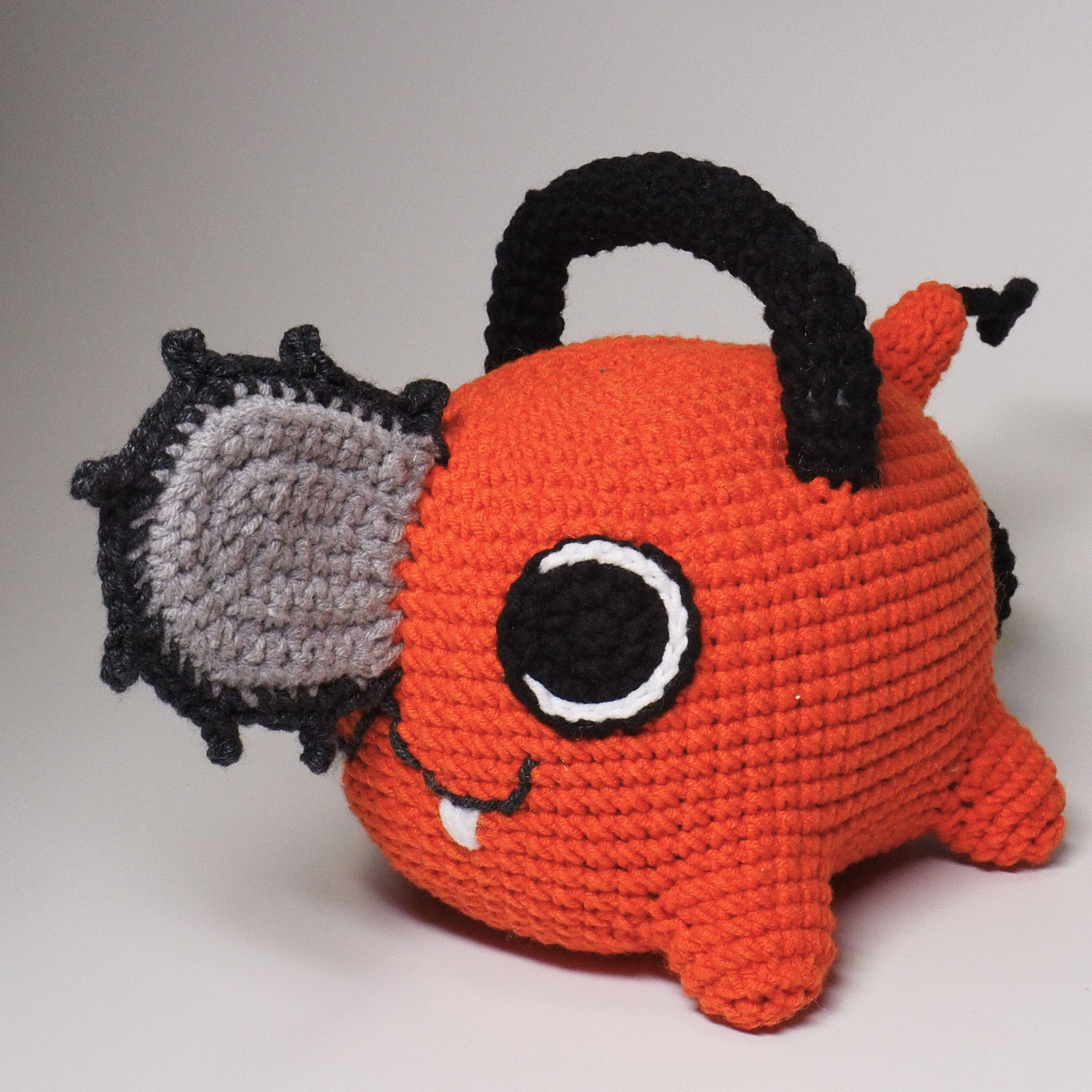 Набор для вязания Почита человек-бензопила "crochet internet"