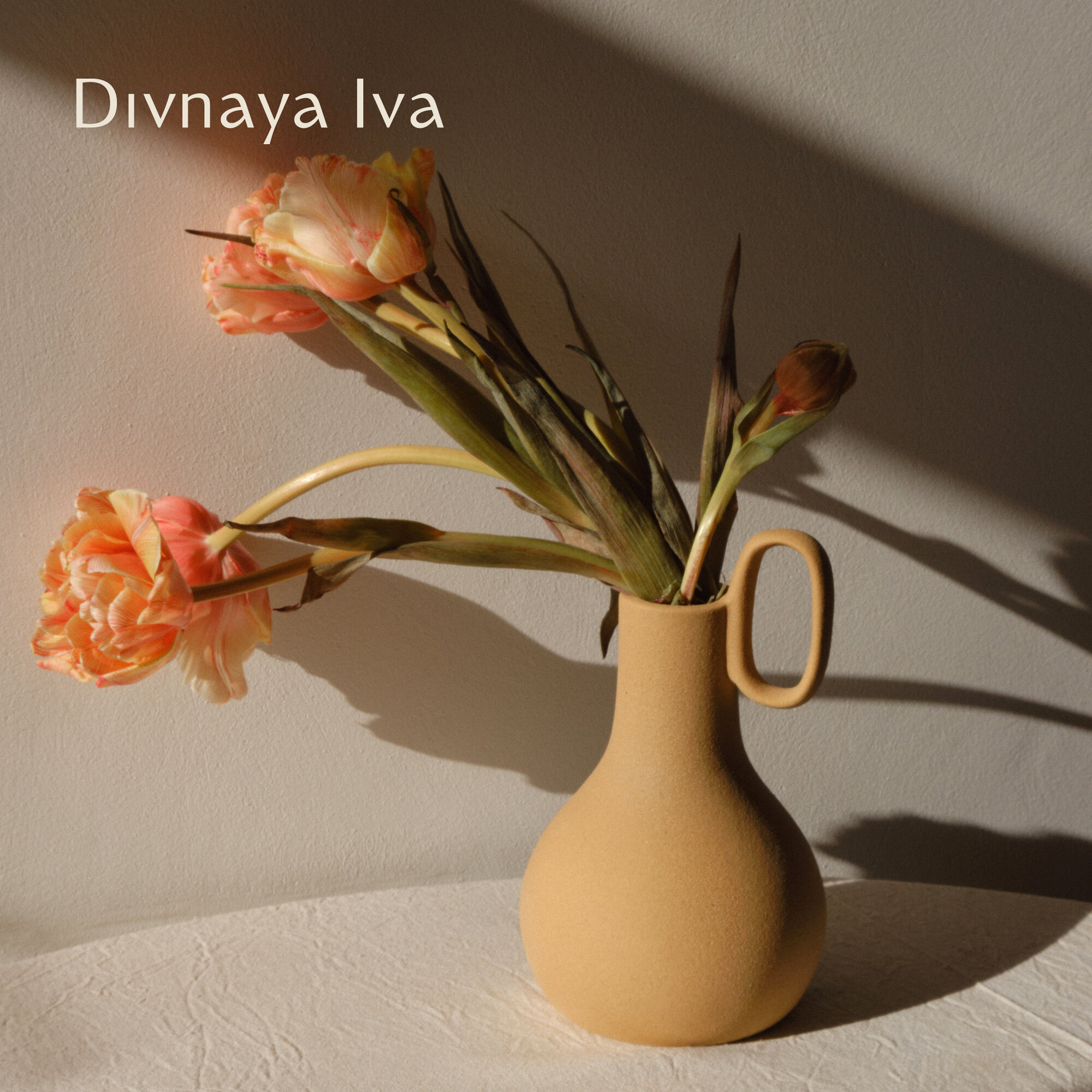 Керамическая ваза песочный цвет ваза для цветов Divnaya Iva