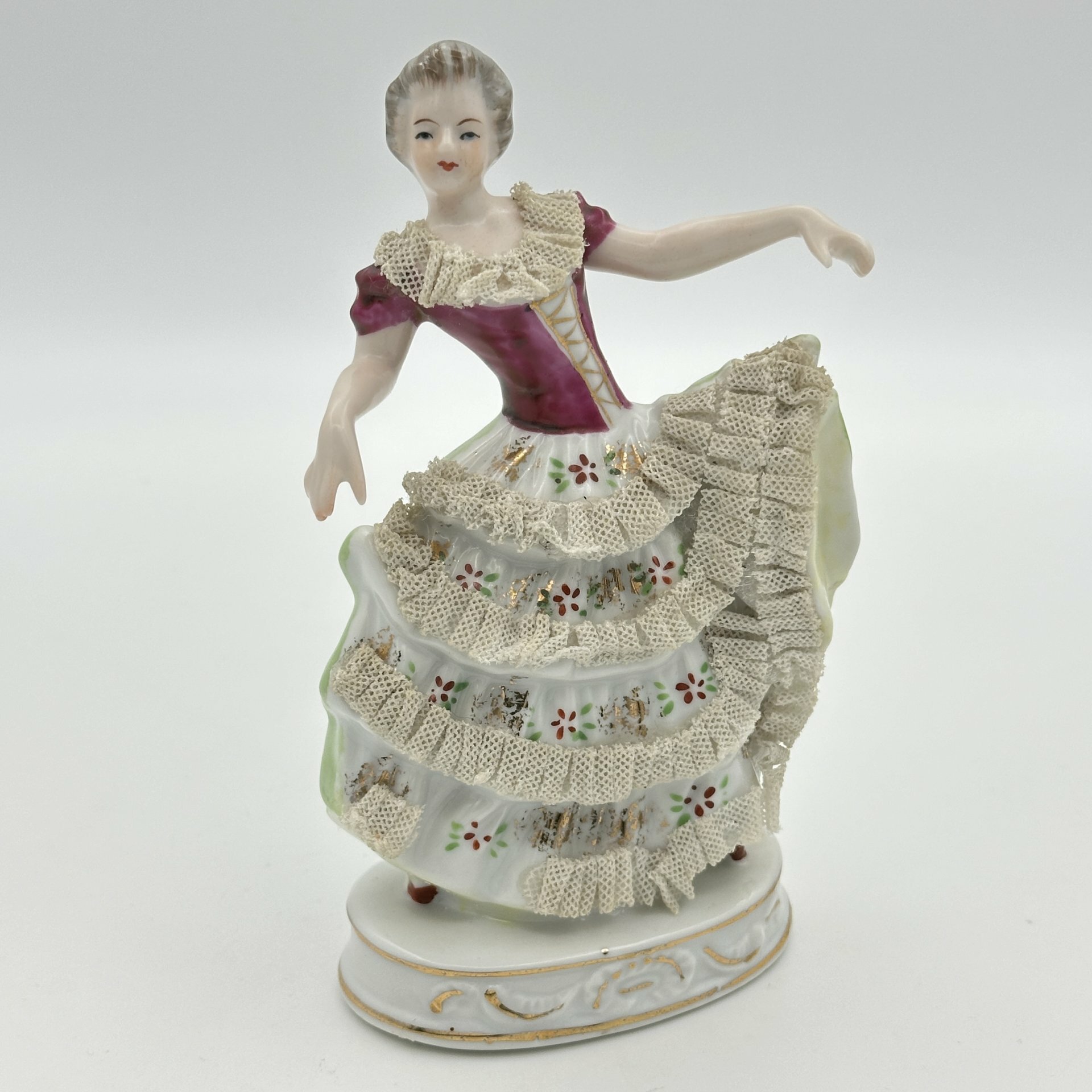 фото Статуэтка "Танцовщица", фарфор, роспись, золочение, текстиль, Западная Европа