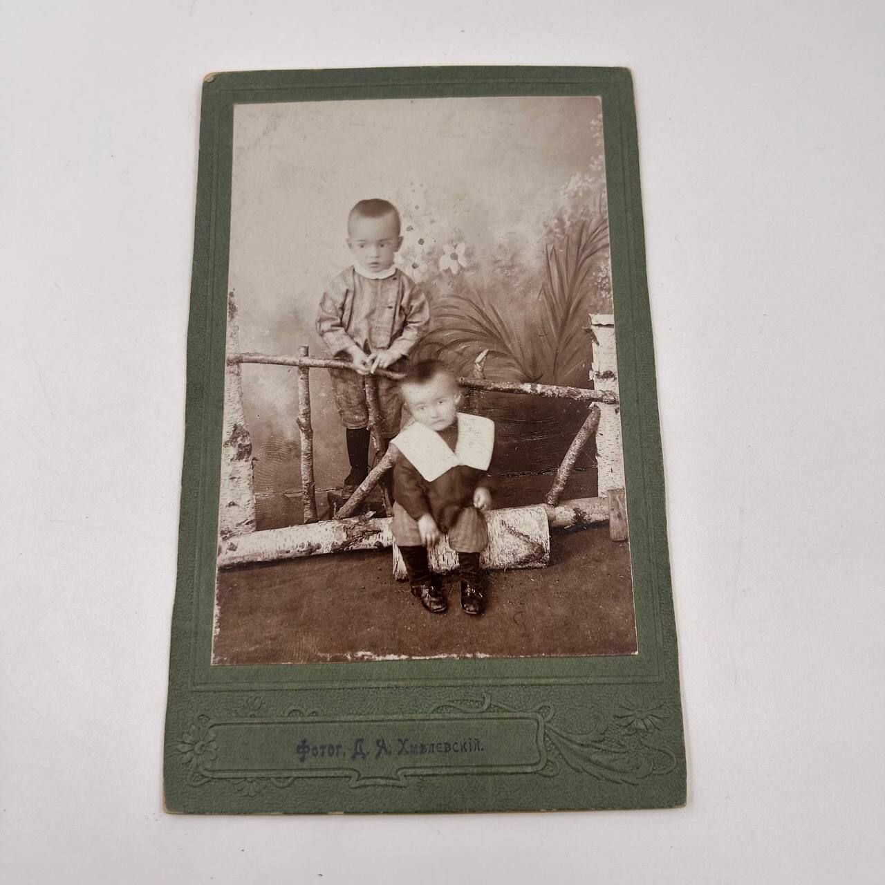 Гравюра - Портрет "Кабинет" старинная 1917год Нарядные Дети!