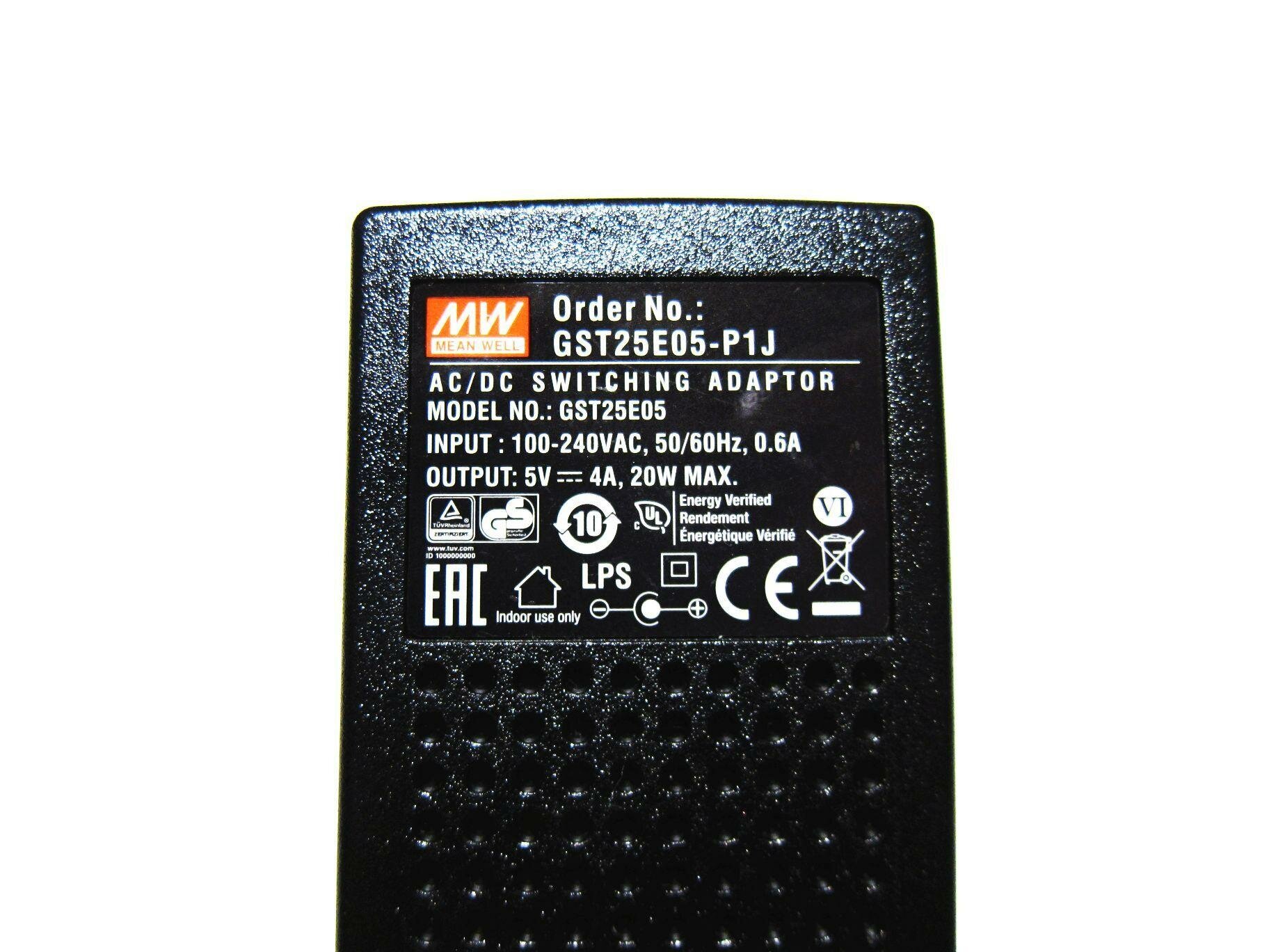 Сетевой адаптер питания AC-DC на 25 Вт Mean Well GST25E05-P1J, выходное напряжение 5В/4А — фото 1