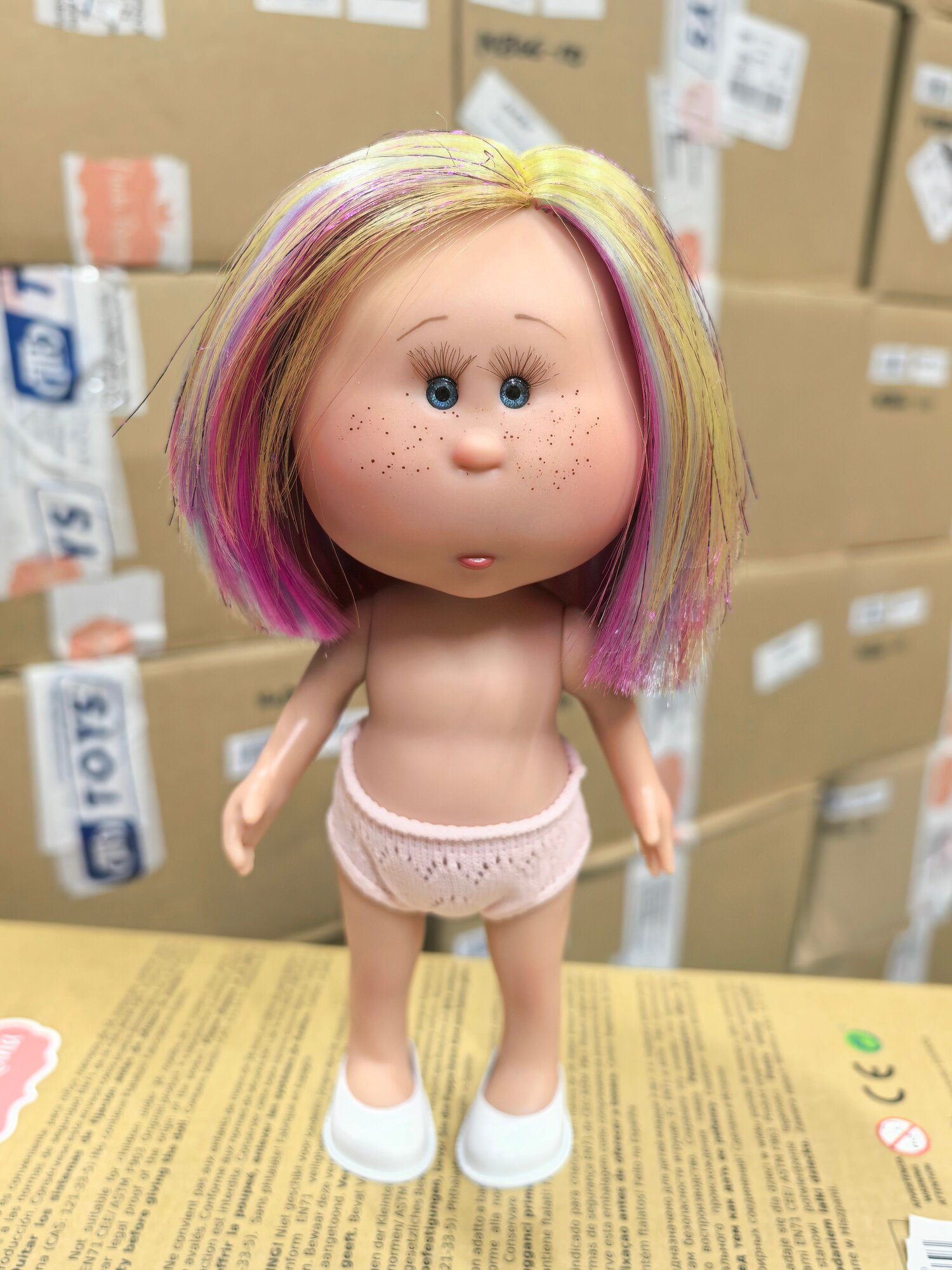 Кукла мини Миа Nines виниловая, 23см (Испания) булочка