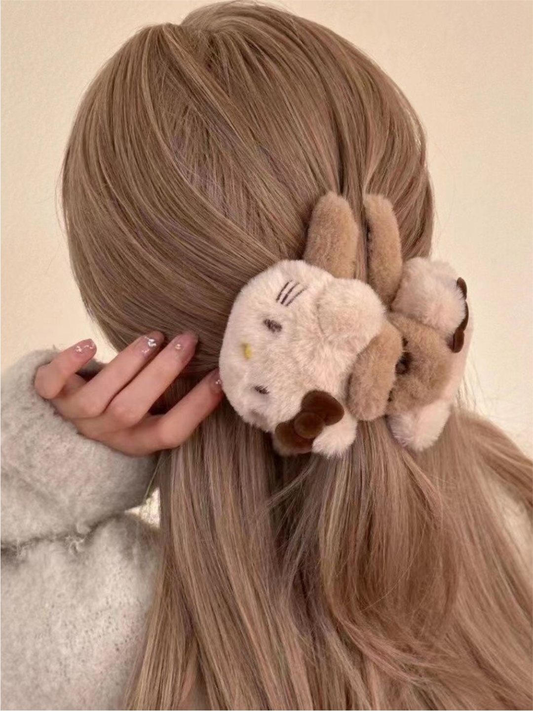 Заколка плюшевая "Hello Kitty" , искусственный мех, бежевая, длина 7см — фото 1