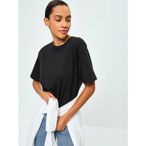 фото Футболка zarina, размер 2xs (ru 40)/170, черный