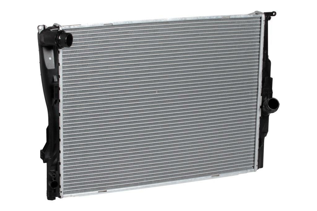 Радиатор охлаждения для автомобилей BMW 3 (E90/E91) (05-) G LRc 26173 LUZAR