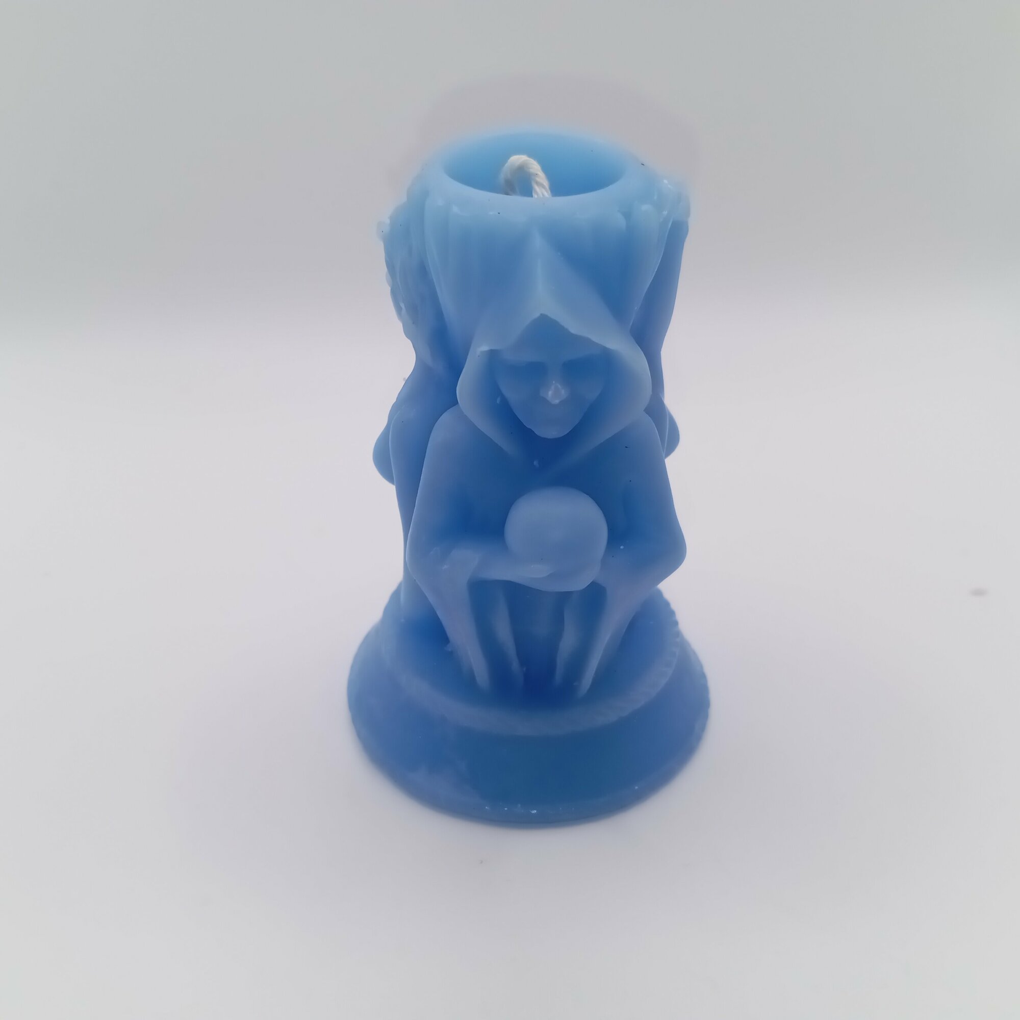 фото Свеча декоративная, интерьерная, ритуальная Rusin&Co "Триединая богиня" красного цвета