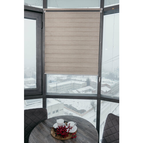 Рулонная штора светло-бежевая на окна день ночь 95 ширинаX 110 высота 4376₽