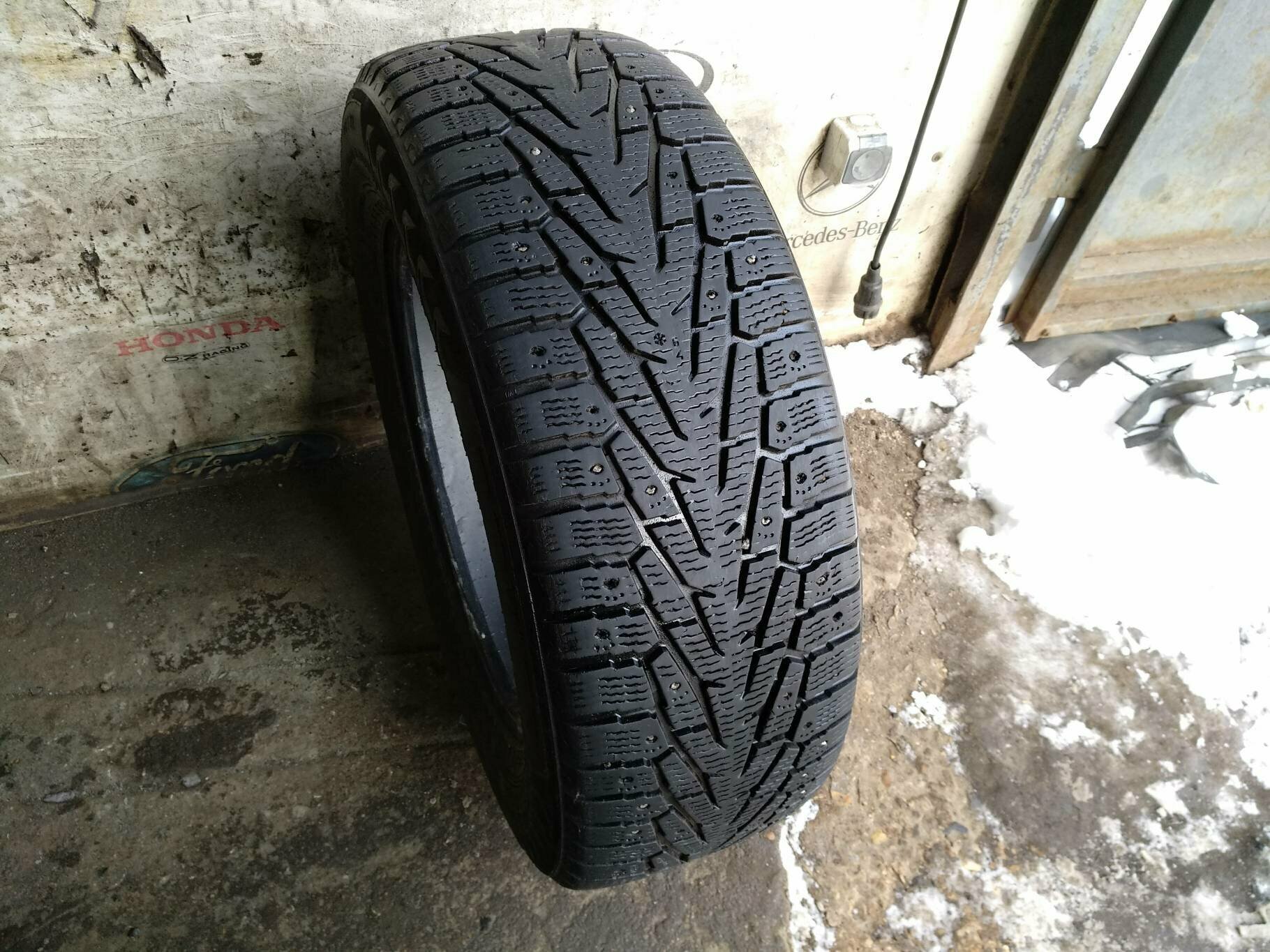 Шины Nokian Tyres Hakkapeliitta 7 SUV 235/65 R17 108T БУ Зимние шипованные