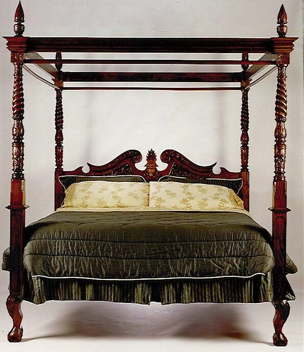 Кровать в стиле Chippendale из красного дерева (mahogany wood)