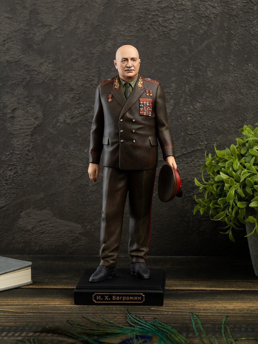 Статуэтка Иван Баграмян, 25 см, литьевой мрамор, ручная роспись — фото 1