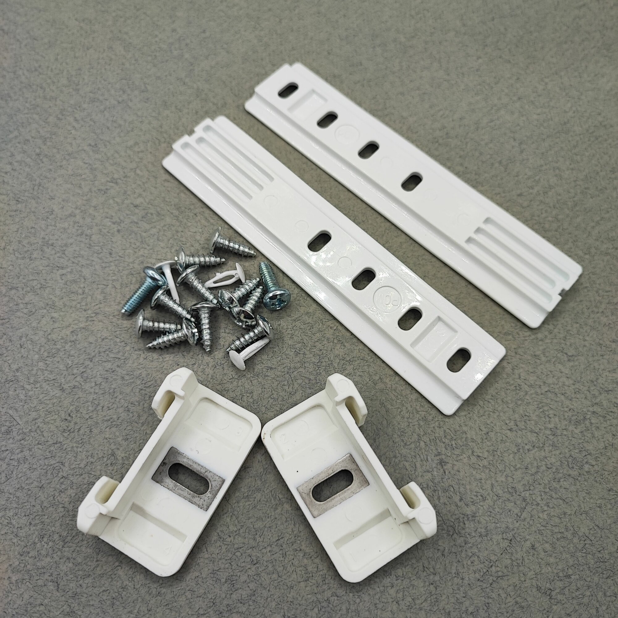 фото Крепеж направляющие двери встраиваемых холодильников Miele и Smeg, WL514