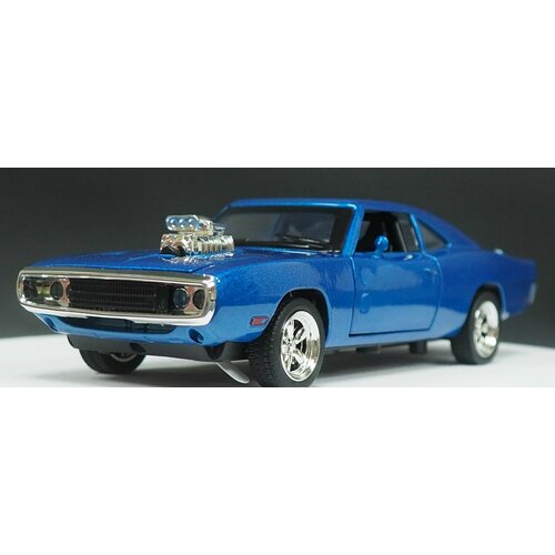 Модель автомобиля Dodge Charger. 1/32. Звук, свет.